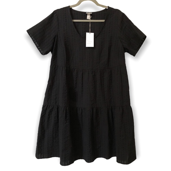 a new day Dresses & Skirts - A New Day Midi Dress Short Sleeve Tiered Seersucker Black NEW Size Medium